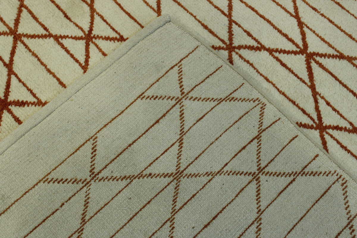 Tribal Moroccan Diamond Pattern rug corner detail