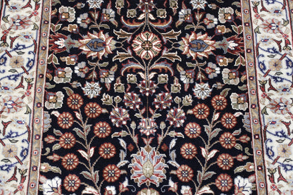 Traditional Fine Heraki rug corner detail
