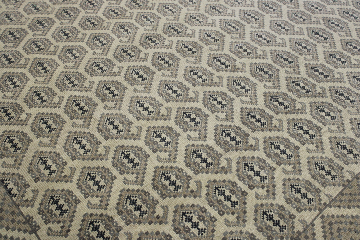 Oushak Kerman Design rug corner detail