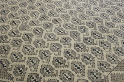 Oushak Kerman Design rug corner detail