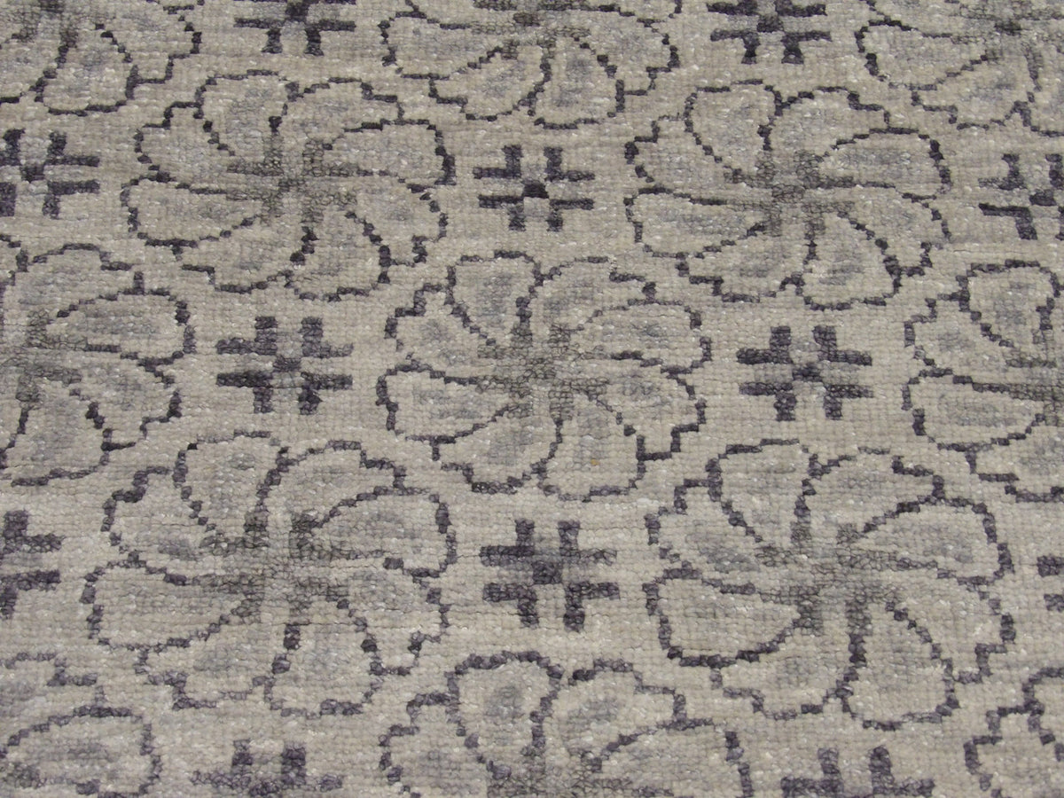Transitional Rose Design rug border detail