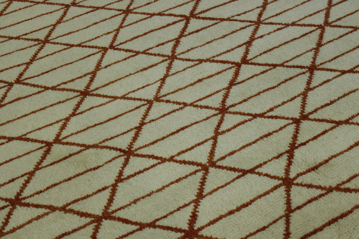 Close-up of wool pile, Beige & Rust rug