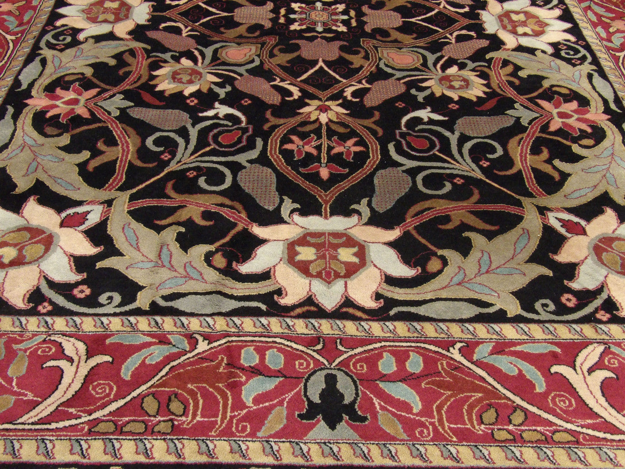 Tibetan Mashad Design rug border detail
