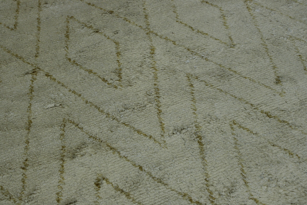 Close-up of silk pile, Gold & Beige rug