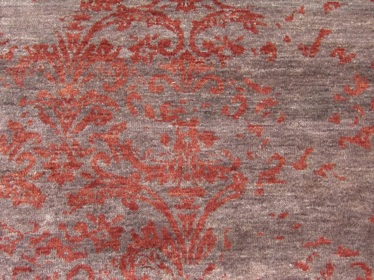 Modern Silky Damask rug border detail