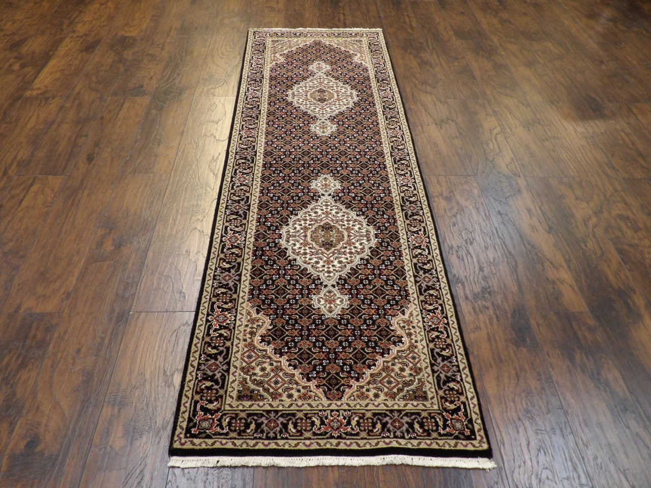 Tabriz runner end detail