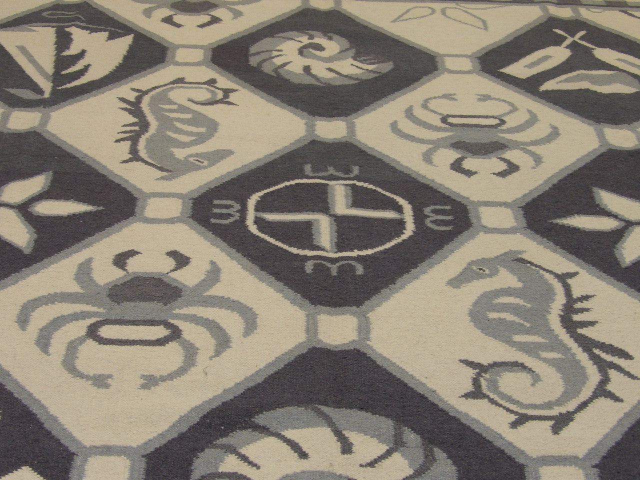 Back of Coastal Flat Weave Indoor/Outdoor Beach hand-knotted rug