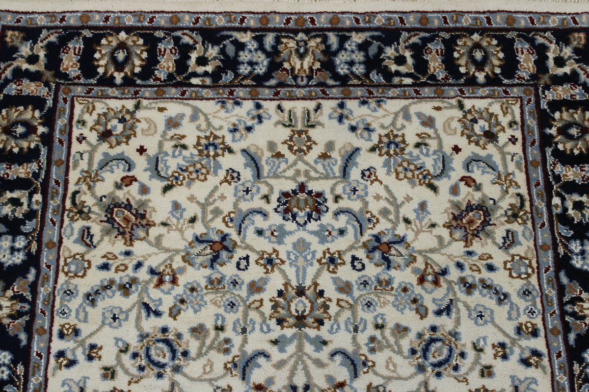 Close-up of wool-silk pile, Beige rug