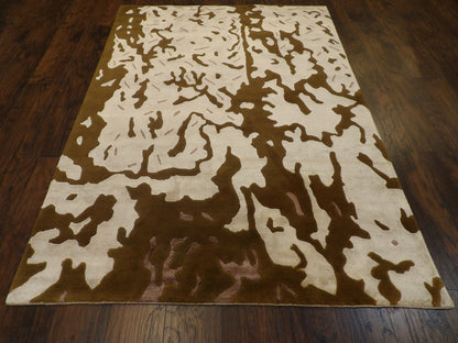Transitional Silky Broken Abstract Design rug corner detail