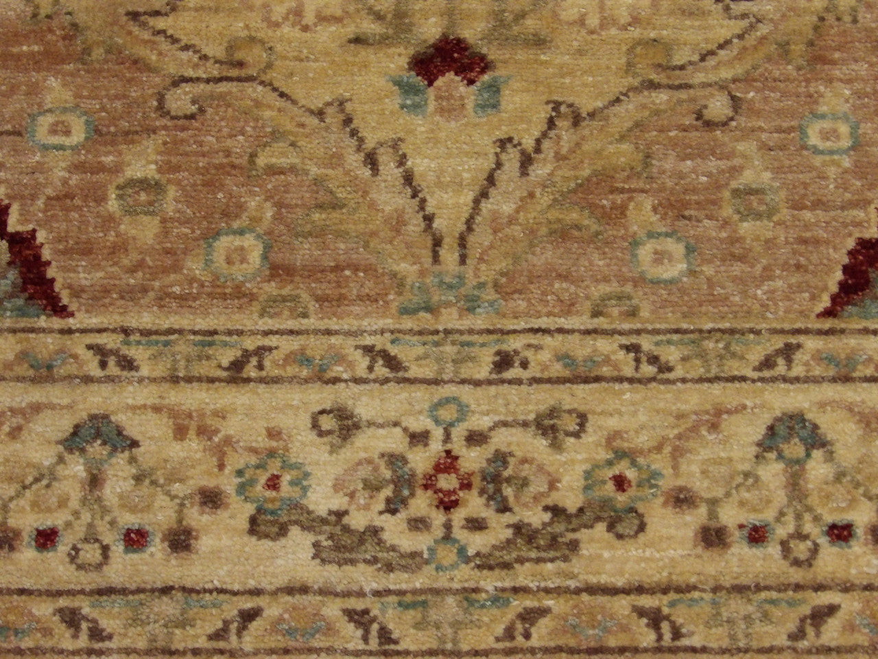 Oushak Chobi Natural Dye rug border detail