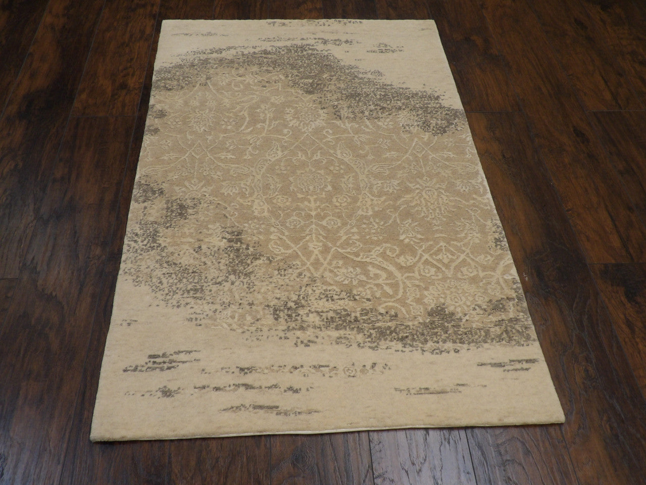 Close-up of wool-silk pile, Gray & Beige rug