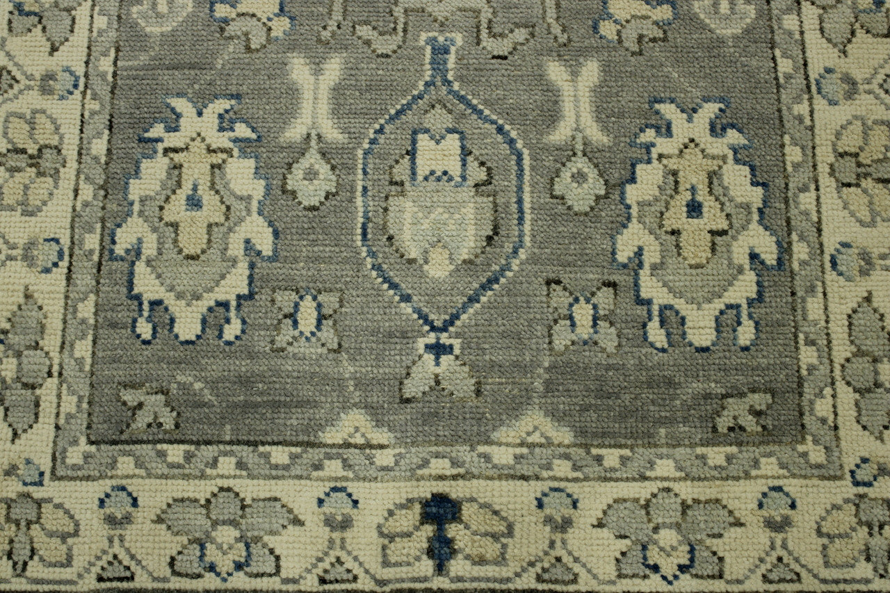 Oushak Chobi rug corner detail