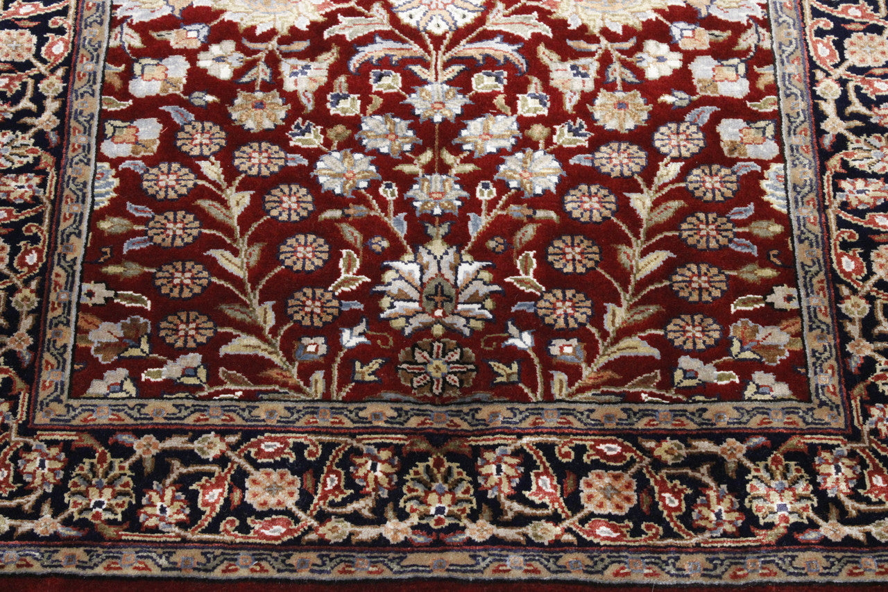 Traditional Fine Heraki rug border detail