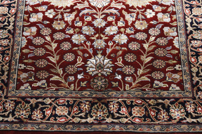 Traditional Fine Heraki rug border detail