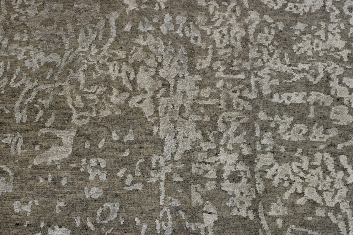 Transitional Abstract High Low rug border detail
