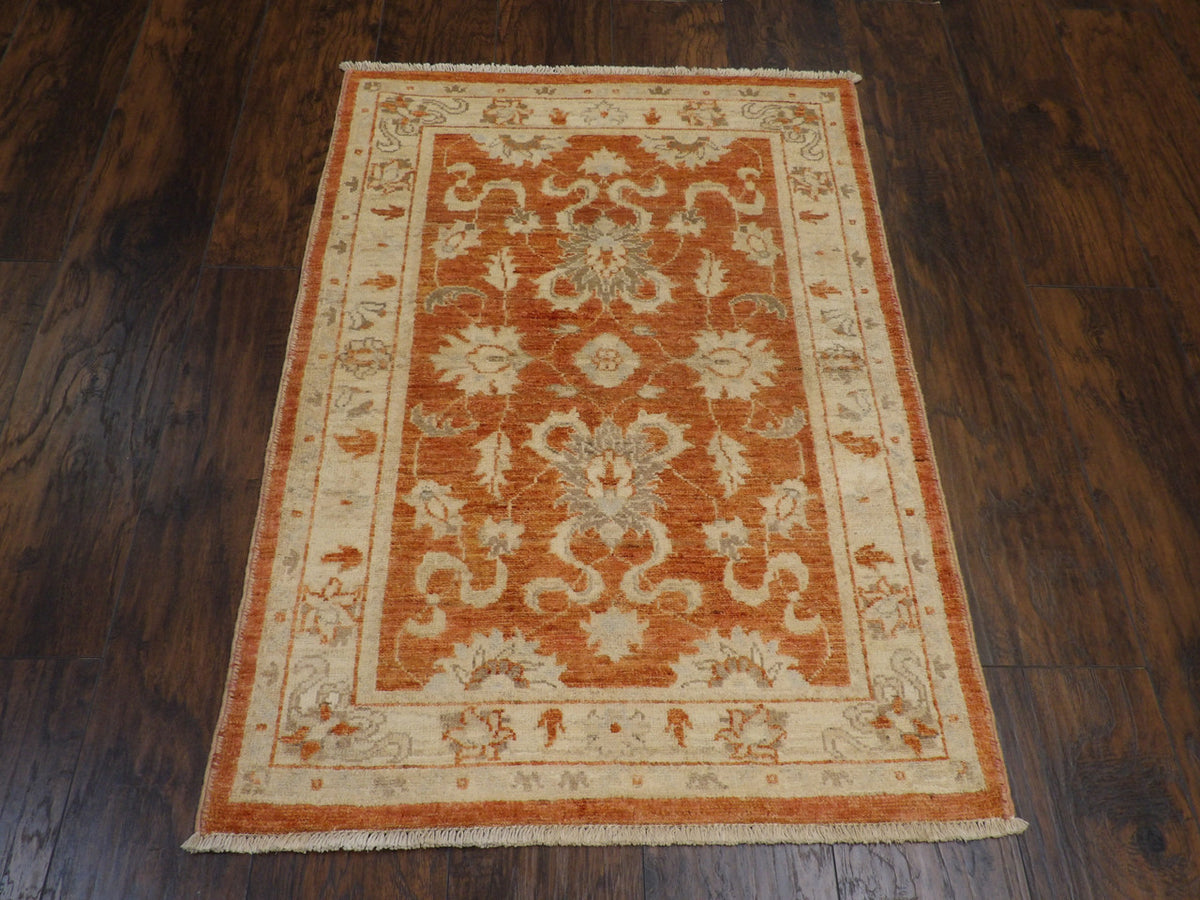Close-up of wool pile, Beige & Rust rug
