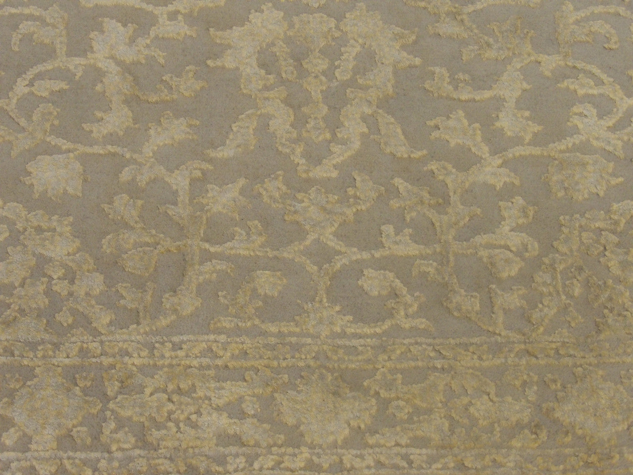 Persian Kashan Carved rug border detail