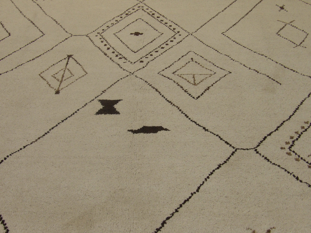 Back of Moroccan Tulu Design Shaggy High Pile hand-knotted rug