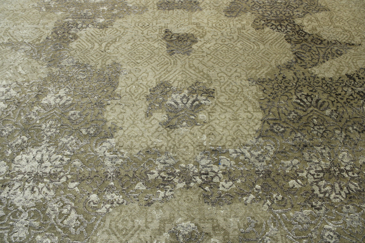 Transitional Abstract Broken Design rug border detail