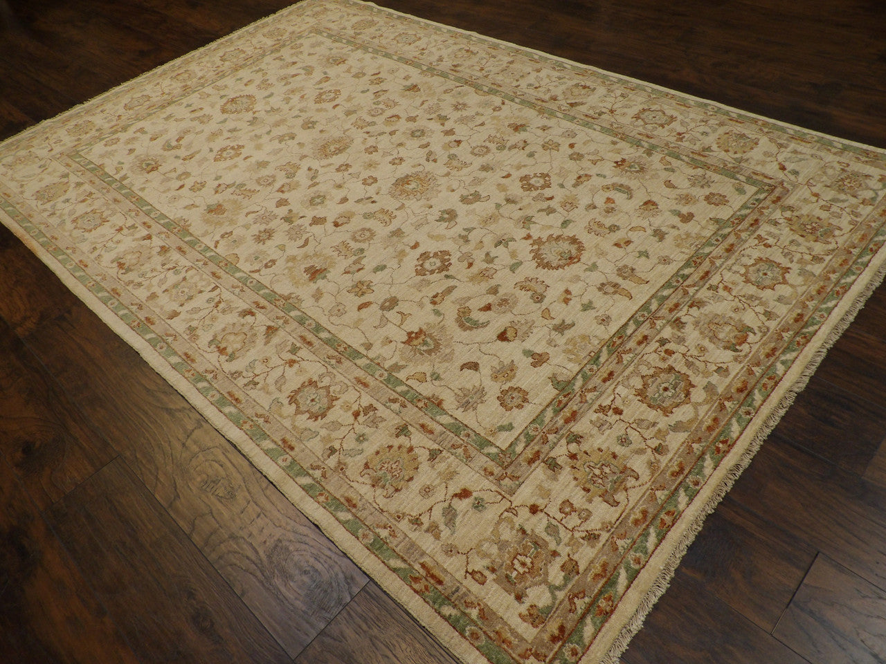 Oushak Chobi Natural Dye Antique Wash pattern detail
