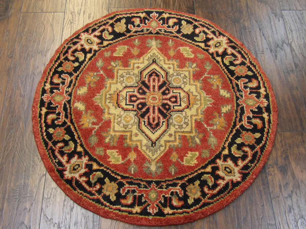 Tribal Heriz rug corner detail