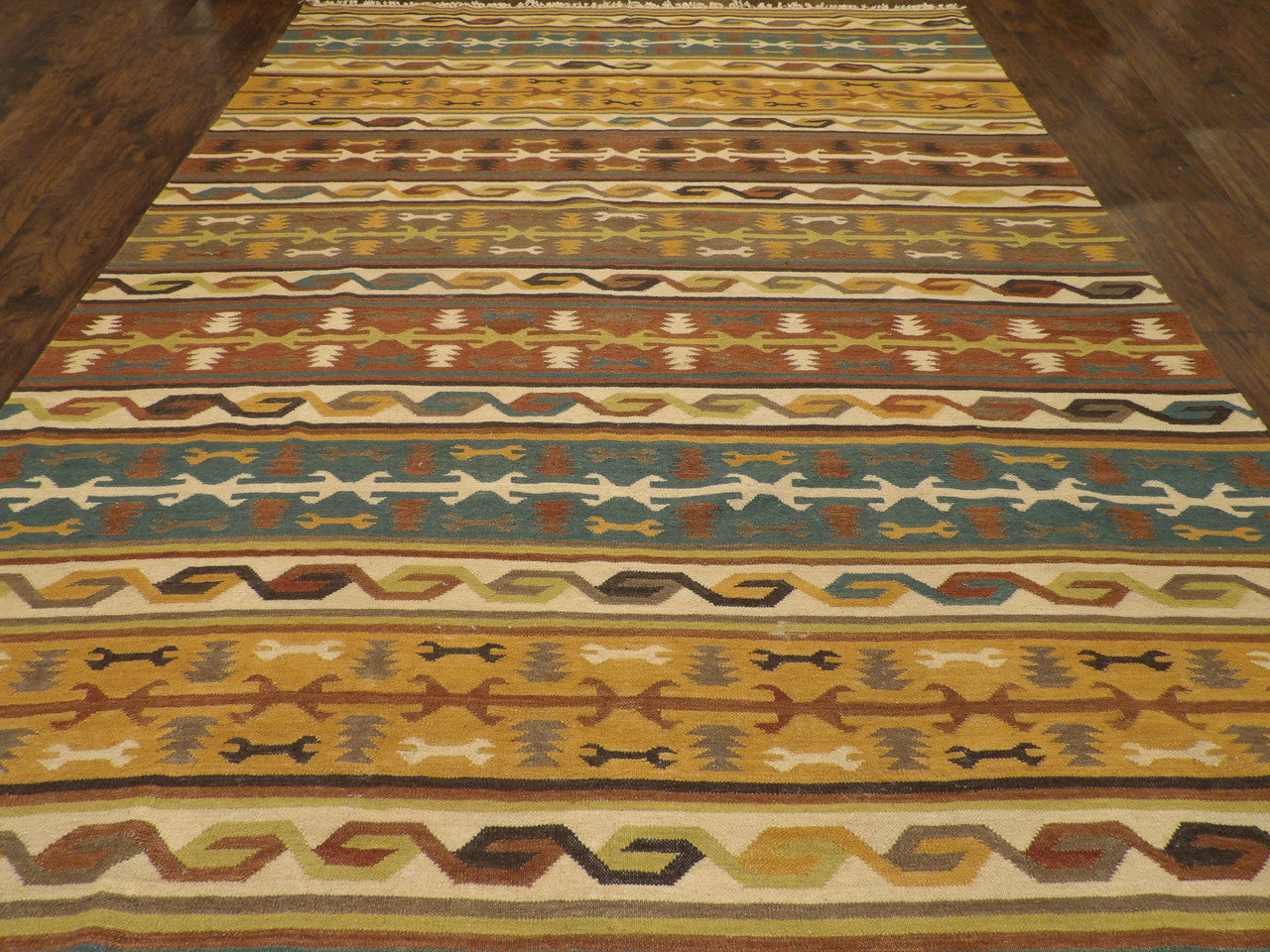 Coastal rug corner detail