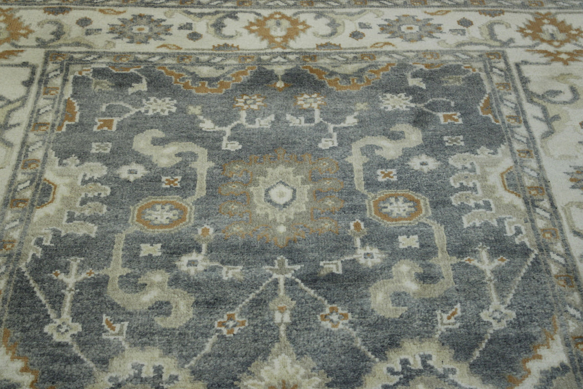Oushak Ziegler rug border detail