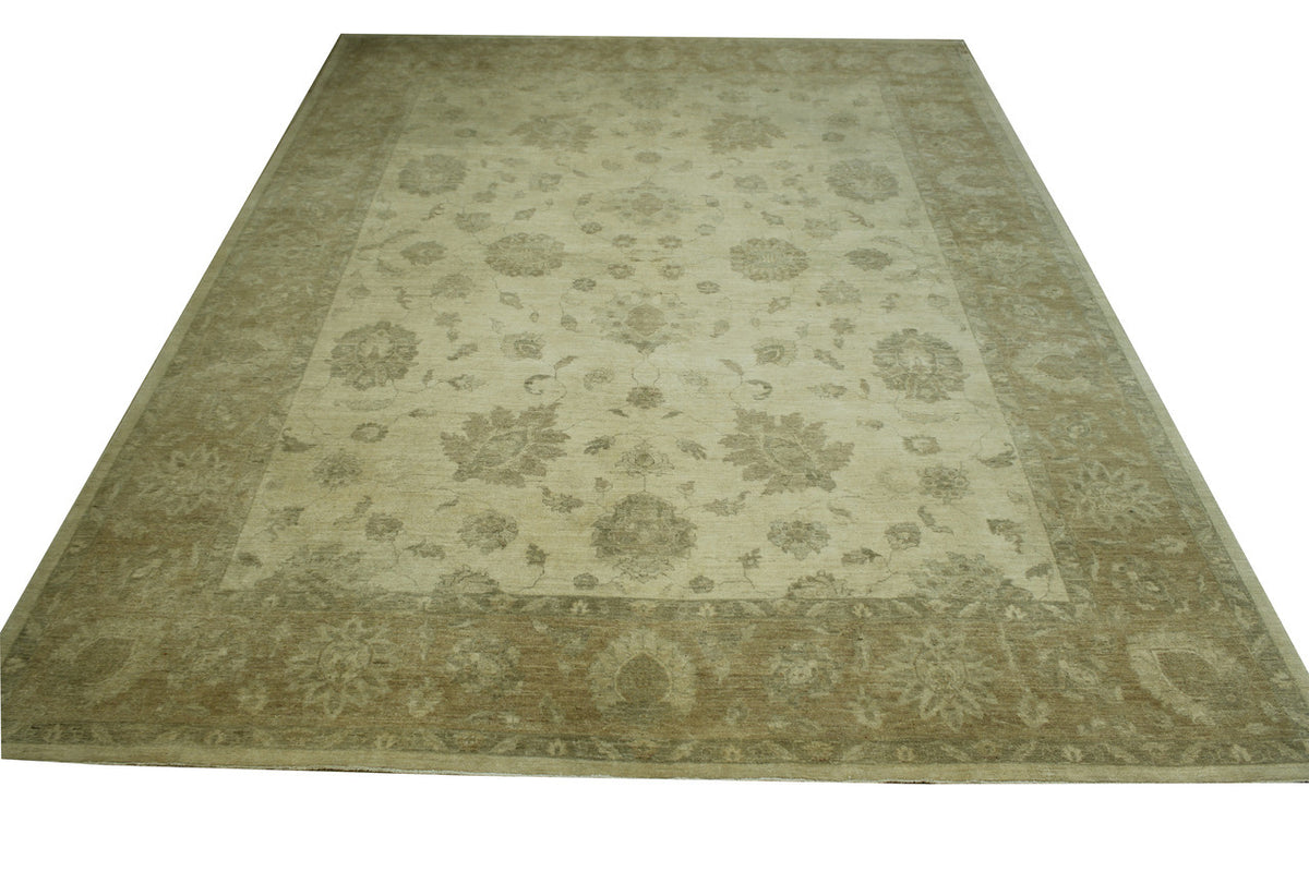 Oushak Chobi rug border detail
