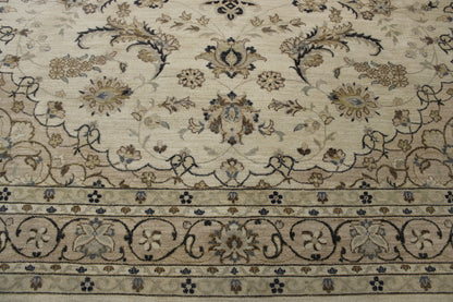 Oushak Indo Agra Chobi rug border detail