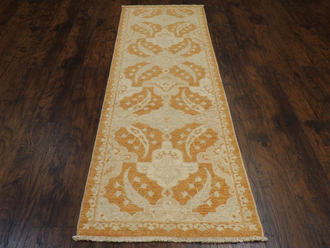 Close-up of wool pile, Beige & Rust rug