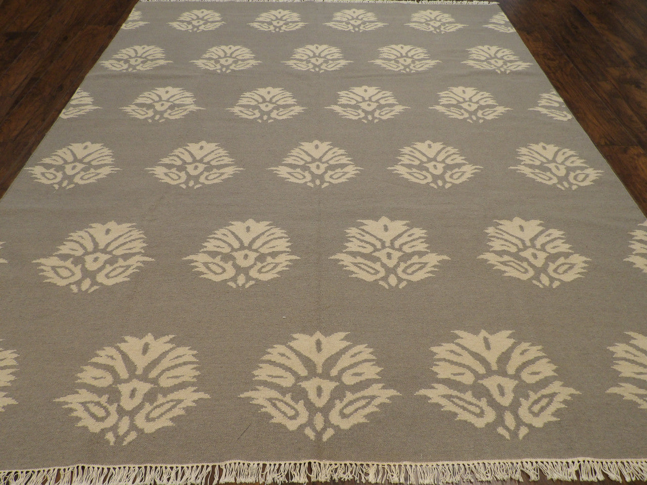 Close-up of wool pile, Gray & Beige rug