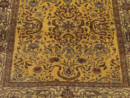 Tabriz rug border detail