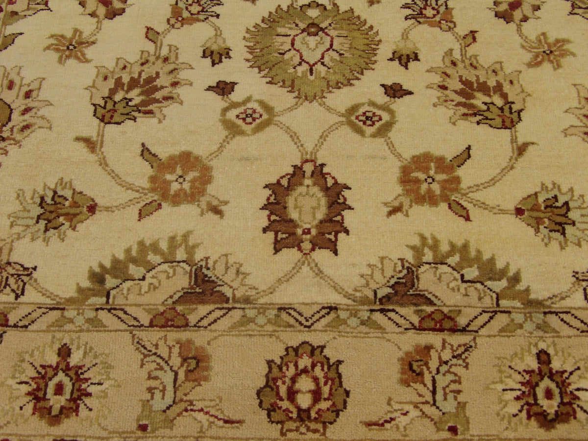 Ziegler Kashan rug border detail