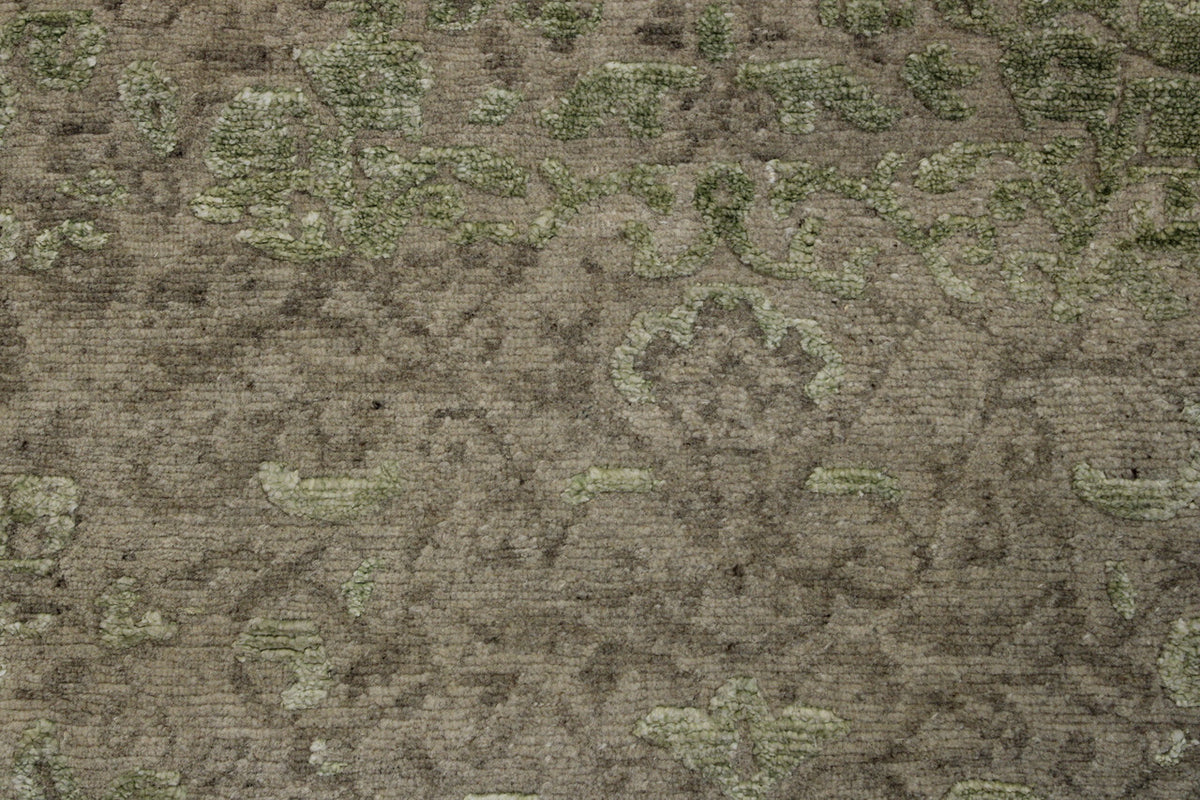 Close-up of wool-silk pile, Beige rug