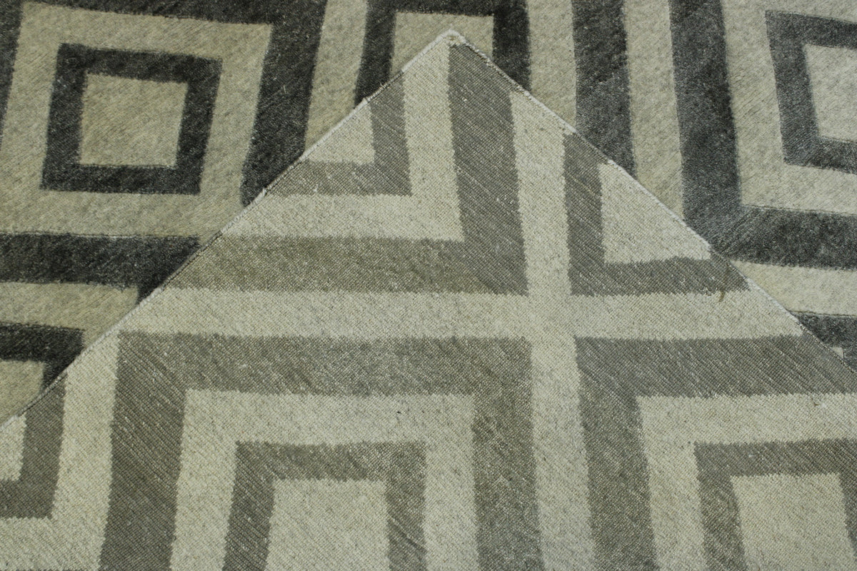Modern Diamond Design rug corner detail