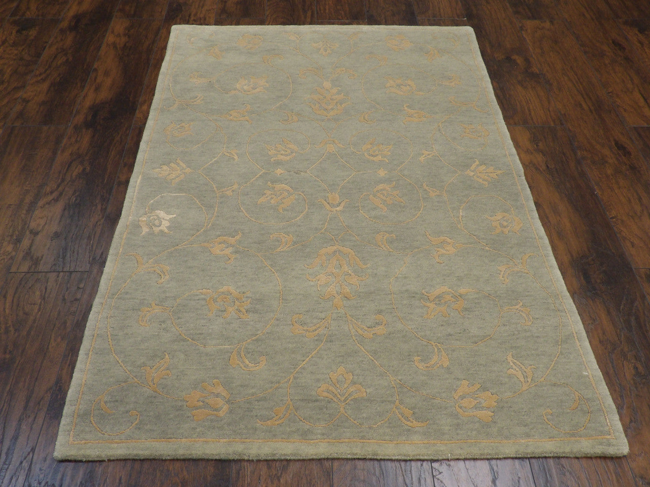 Close-up of silk sheen on leaves rug texture