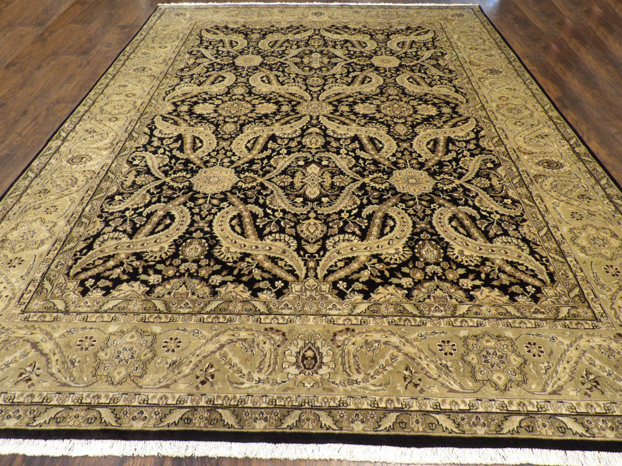 Close-up of wool pile, Black & Gold rug