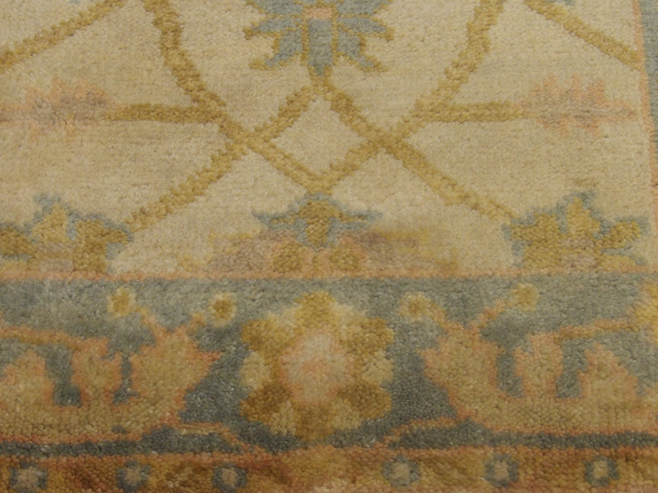 Turk Oushak Stone Wash rug border detail