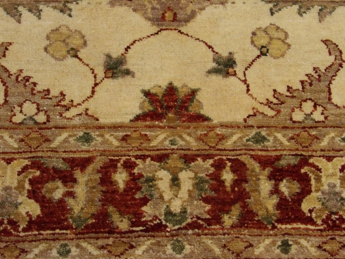 Oushak Chobi Natural Dye rug border detail