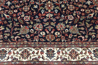Traditional Fine Heraki rug corner detail