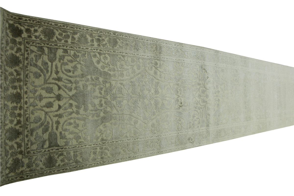 Close-up of wool-silk pile, Gray & Beige rug
