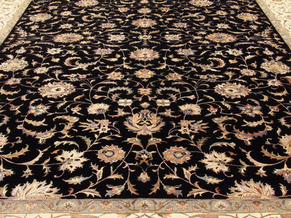 Fine Persian Kashan rug border detail