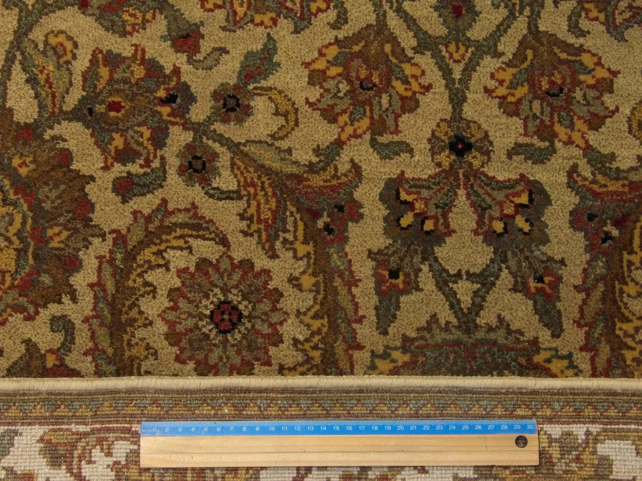 Full room view of Jaipur Kashan hand-knotted rug