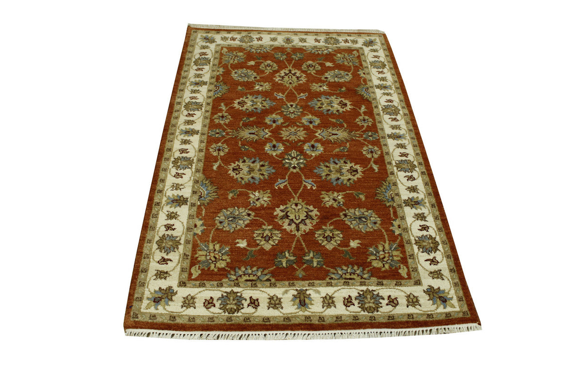 Oushak Agra Chobi rug border detail
