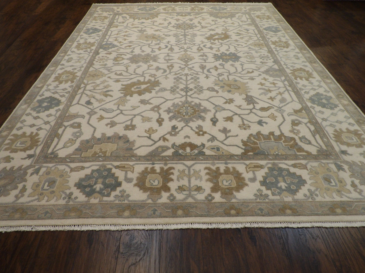 Turk Oushak Natural Dye rug corner detail
