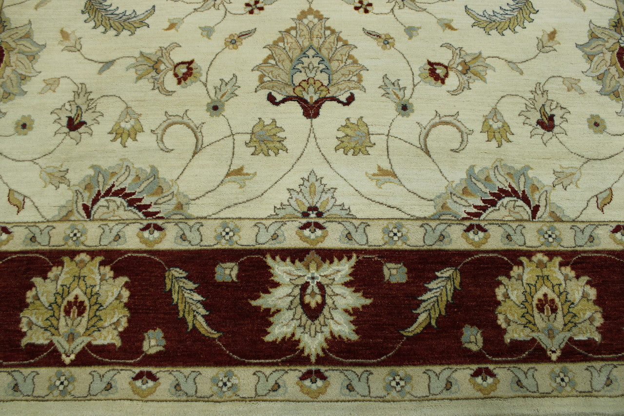 Traditional Agra Ziegler Chobi rug corner detail