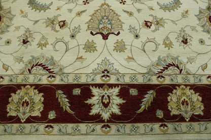 Traditional Agra Ziegler Chobi rug corner detail