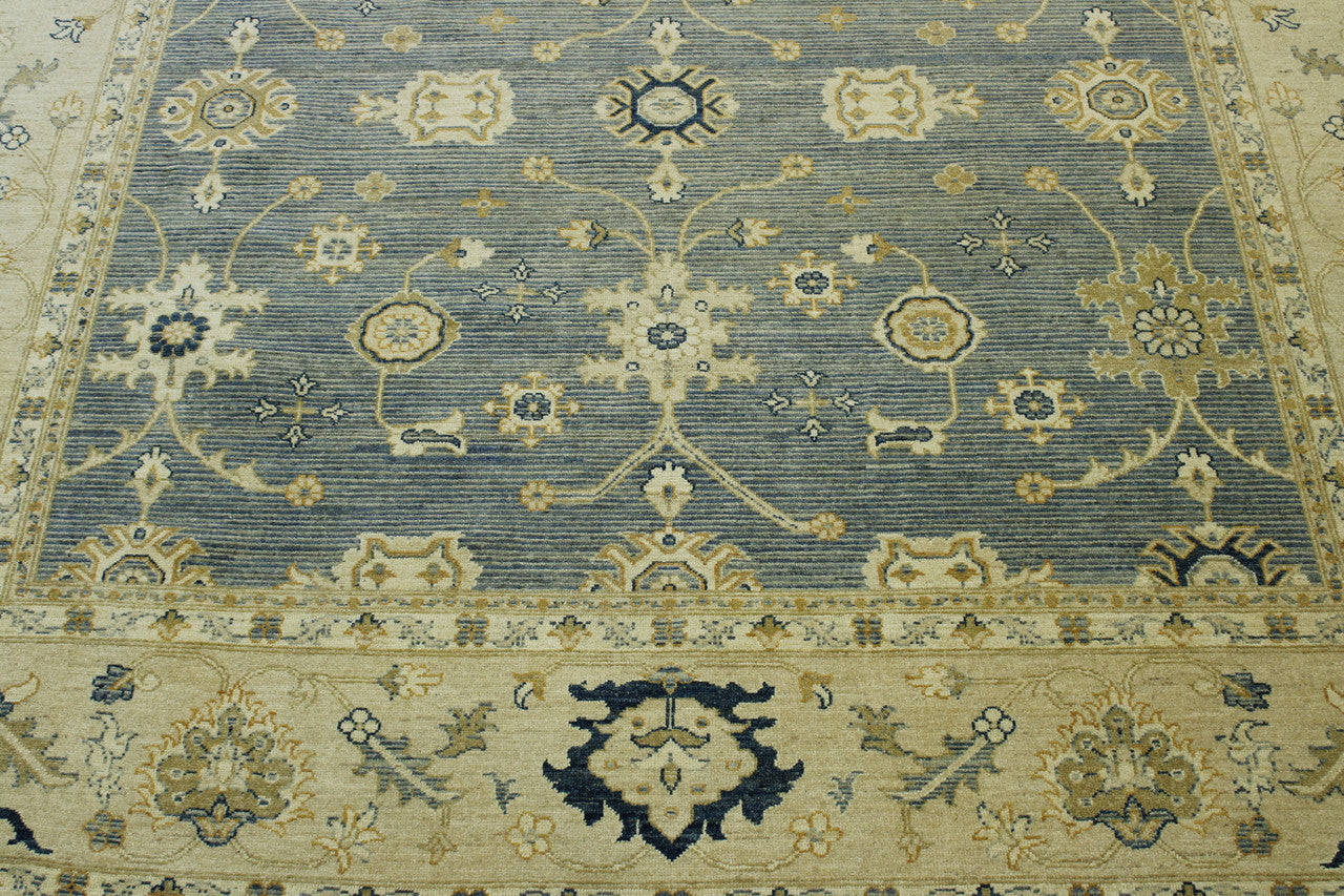 Oushak Chobi rug border detail