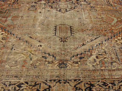 Antique Heriz rug border detail