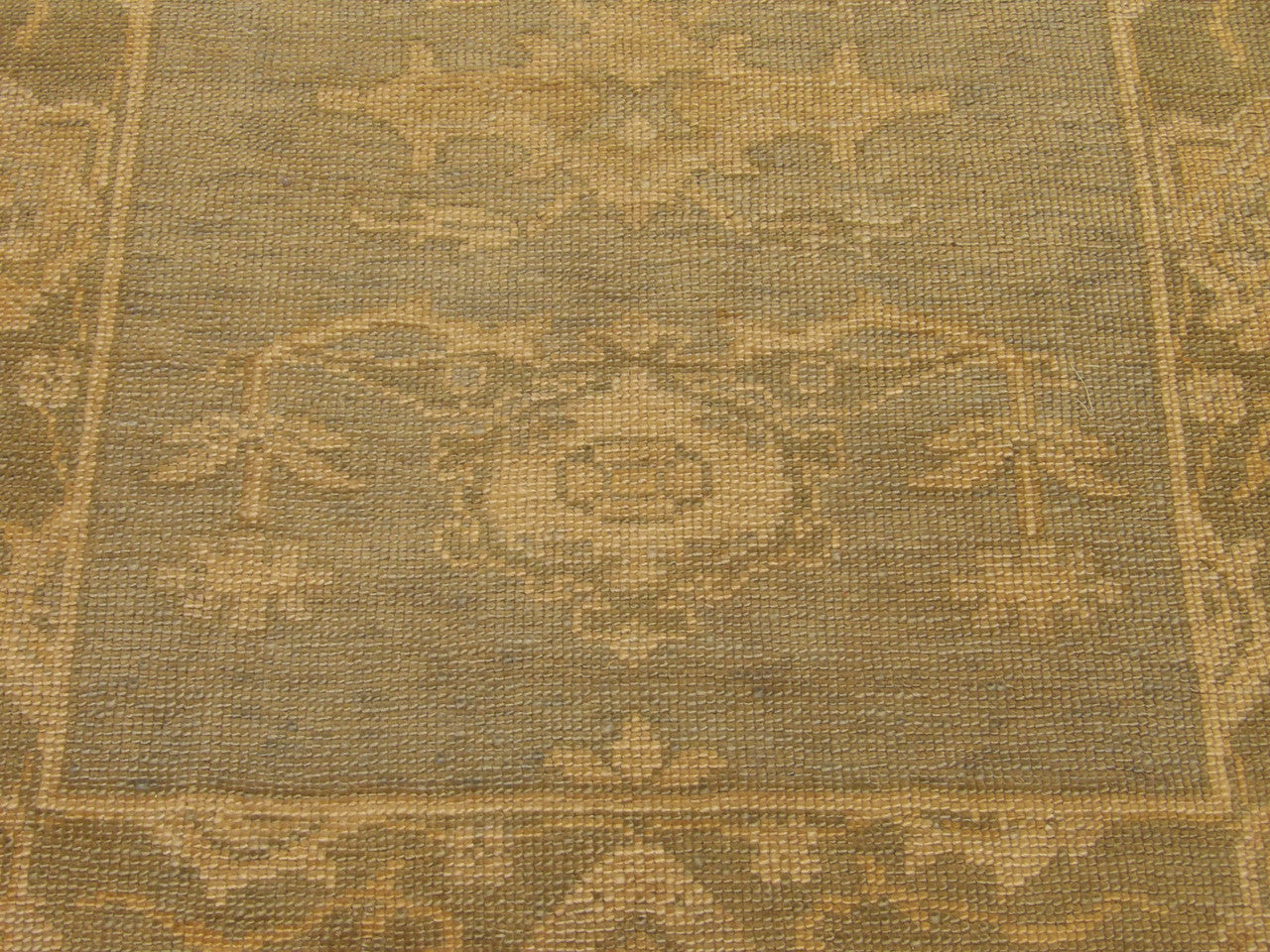 Oushak runner border detail